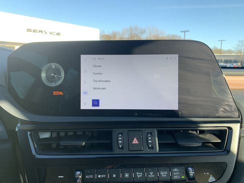 Used 2025 Lexus ES 350 w/ Premium Package image 24