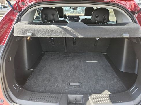 Used 2025 Chevrolet Trax LT w/ LT Convenience Package image 24