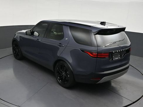 Used 2024 Land Rover Discovery S AWD/4WD image 16