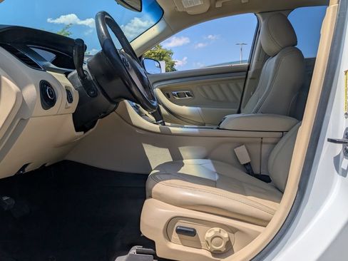 Used 2015 Ford Taurus SEL w/ Equipment Group 201A FWD image 9