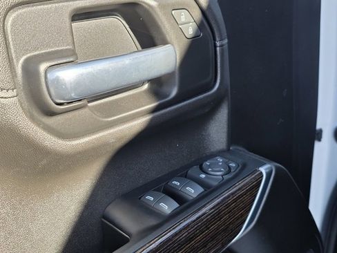 Used 2022 GMC Sierra 1500 Elevation image 17