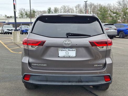 Used 2019 Toyota Highlander SE image 5