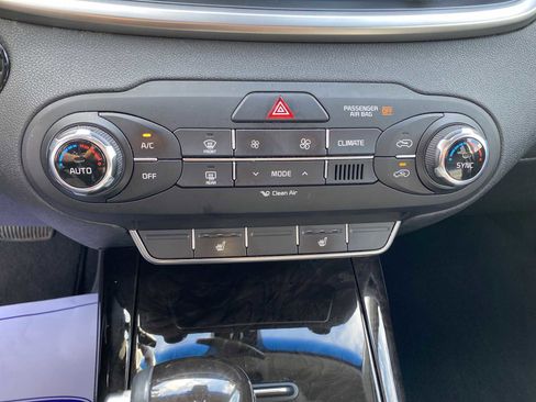 Used 2017 Kia Sorento EX w/ EX Advanced Touring Package image 19