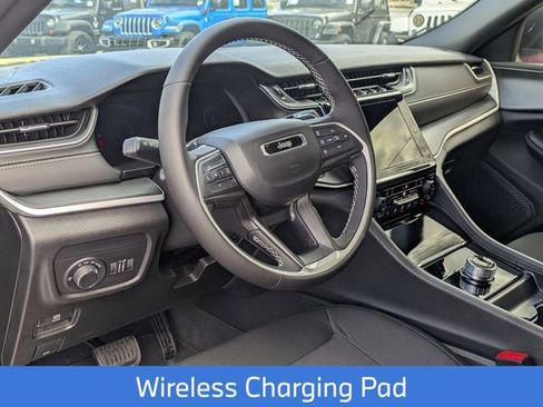 New 2025 Jeep Grand Cherokee Laredo w/ Luxury Tech Group I image 14