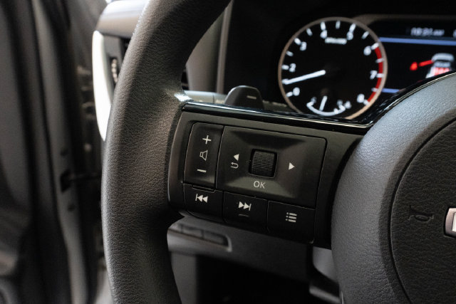 Used 2023 Nissan Rogue SV AWD/4WD image 12