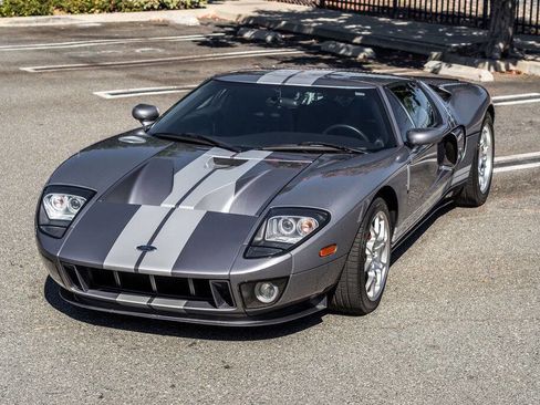 Used 2006 Ford GT image 12