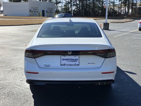 Certified 2025 Honda Accord EX-L image 9