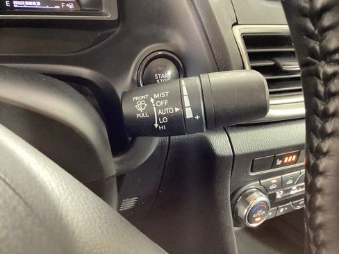 Used 2018 MAZDA MAZDA3 Touring image 18