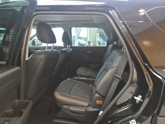New 2026 Nissan Pathfinder Platinum AWD/4WD image 16