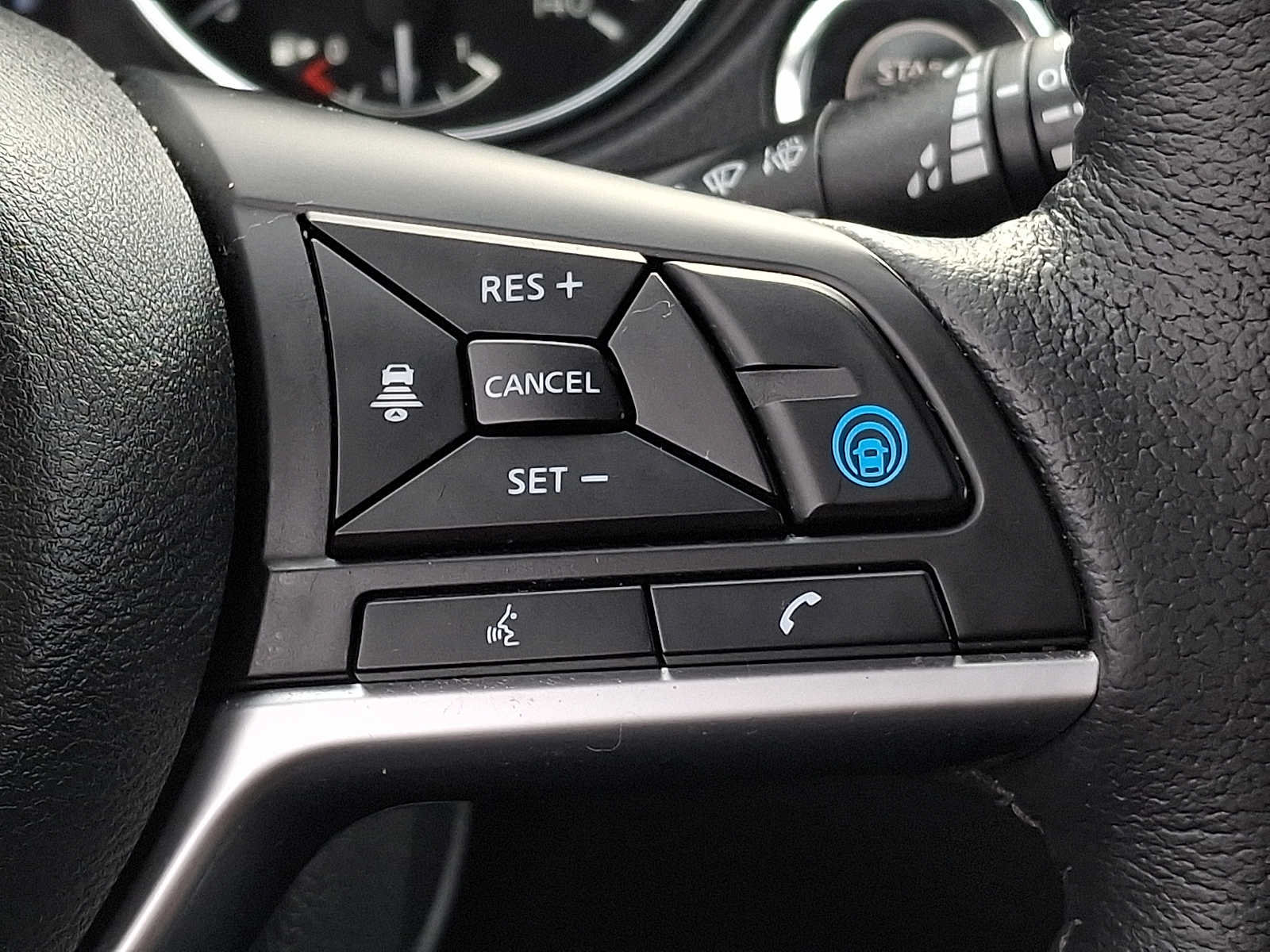 Used 2019 Nissan Rogue SV w/ Premium Package AWD/4WD image 18