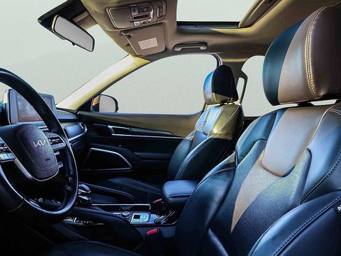 Certified 2022 Kia Telluride S image 9