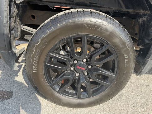 Used 2023 GMC Sierra 1500 Elevation image 12