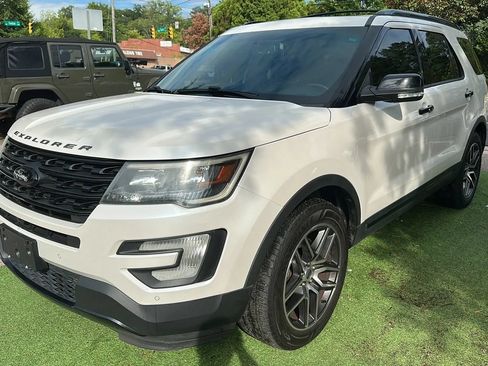Used 2016 Ford Explorer Sport w/ Equipment Group 401A AWD/4WD image 3