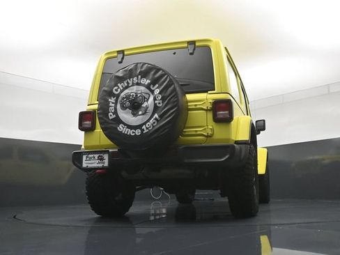 Certified 2023 Jeep Wrangler Unlimited Rubicon w/ Cold Weather Group AWD/4WD image 23