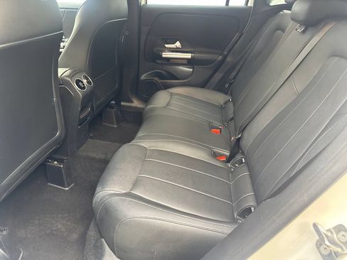Used 2025 Mercedes-Benz GLA 250 image 31
