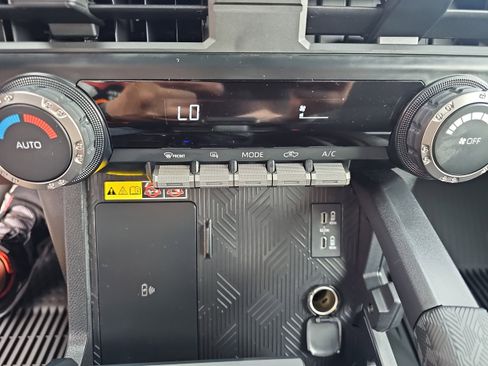 Certified 2025 Toyota Tacoma SR5 w/ SR5 Upgrade Package image 20