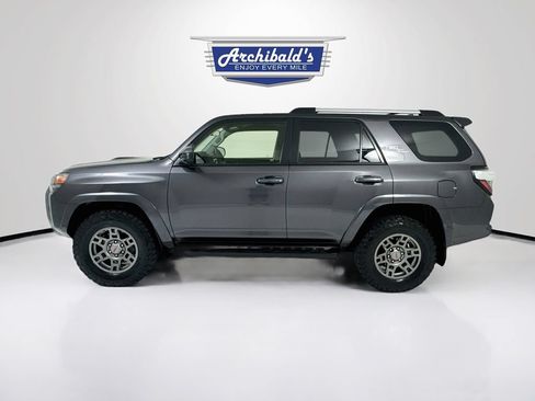 Used 2018 Toyota 4Runner TRD Off-Road w/ TRD Performance Package AWD/4WD image 5
