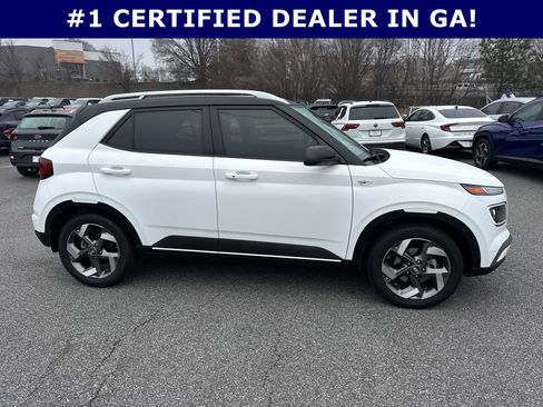 Certified 2025 Hyundai Venue Limited image 8