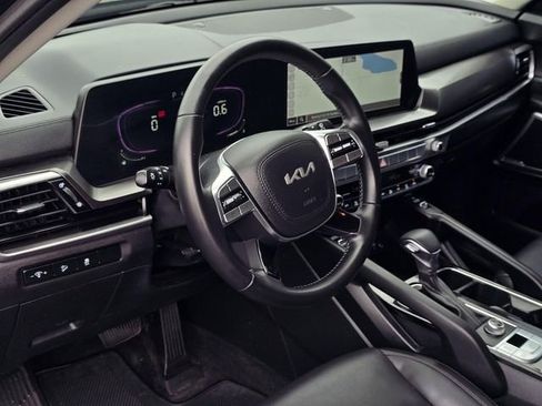 Used 2024 Kia Telluride S FWD image 25