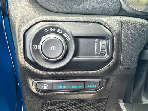 Used 2023 Jeep Wrangler Unlimited Rubicon 4xe w/ Cold Weather Group AWD/4WD image 33