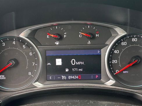 Used 2022 Chevrolet Equinox RS w/ RS Leather Package image 12