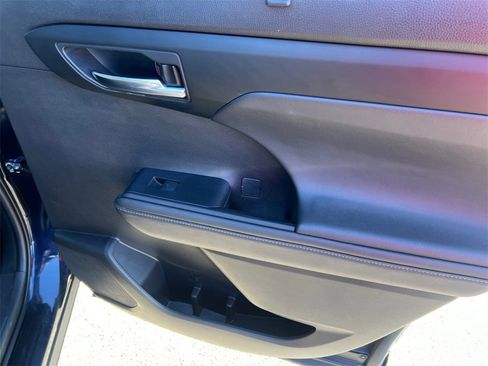 Used 2022 Toyota Highlander XLE image 20