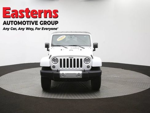 Used 2015 Jeep Wrangler Unlimited Sahara w/ Connectivity Group AWD/4WD image 53