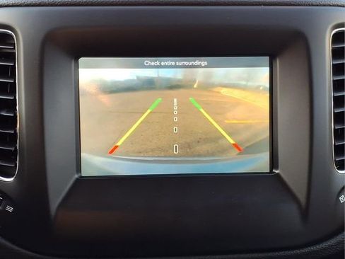 Used 2018 Jeep Compass Latitude w/ Popular Equipment Group image 19