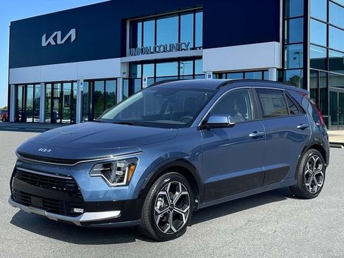 Certified 2025 Kia Niro SX Touring image 3