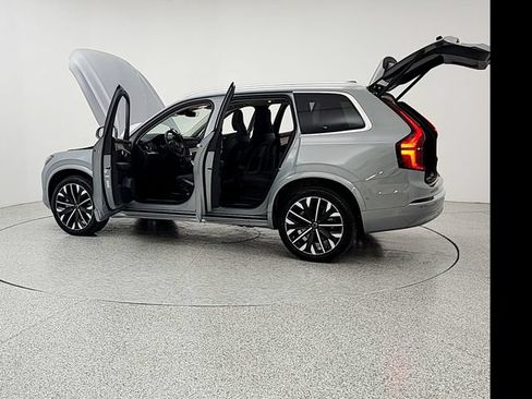 Certified 2026 Volvo XC90 B6 Plus AWD/4WD image 12