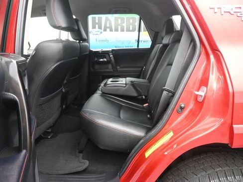 Used 2024 Toyota 4Runner TRD Off-Road Premium image 9