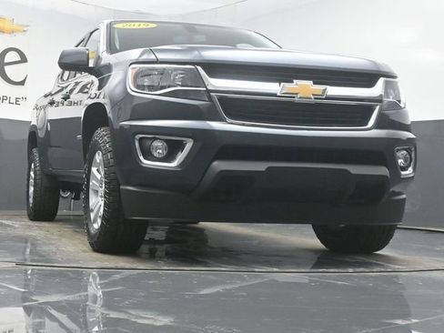 Used 2019 Chevrolet Colorado LT w/ LT Convenience Package image 3