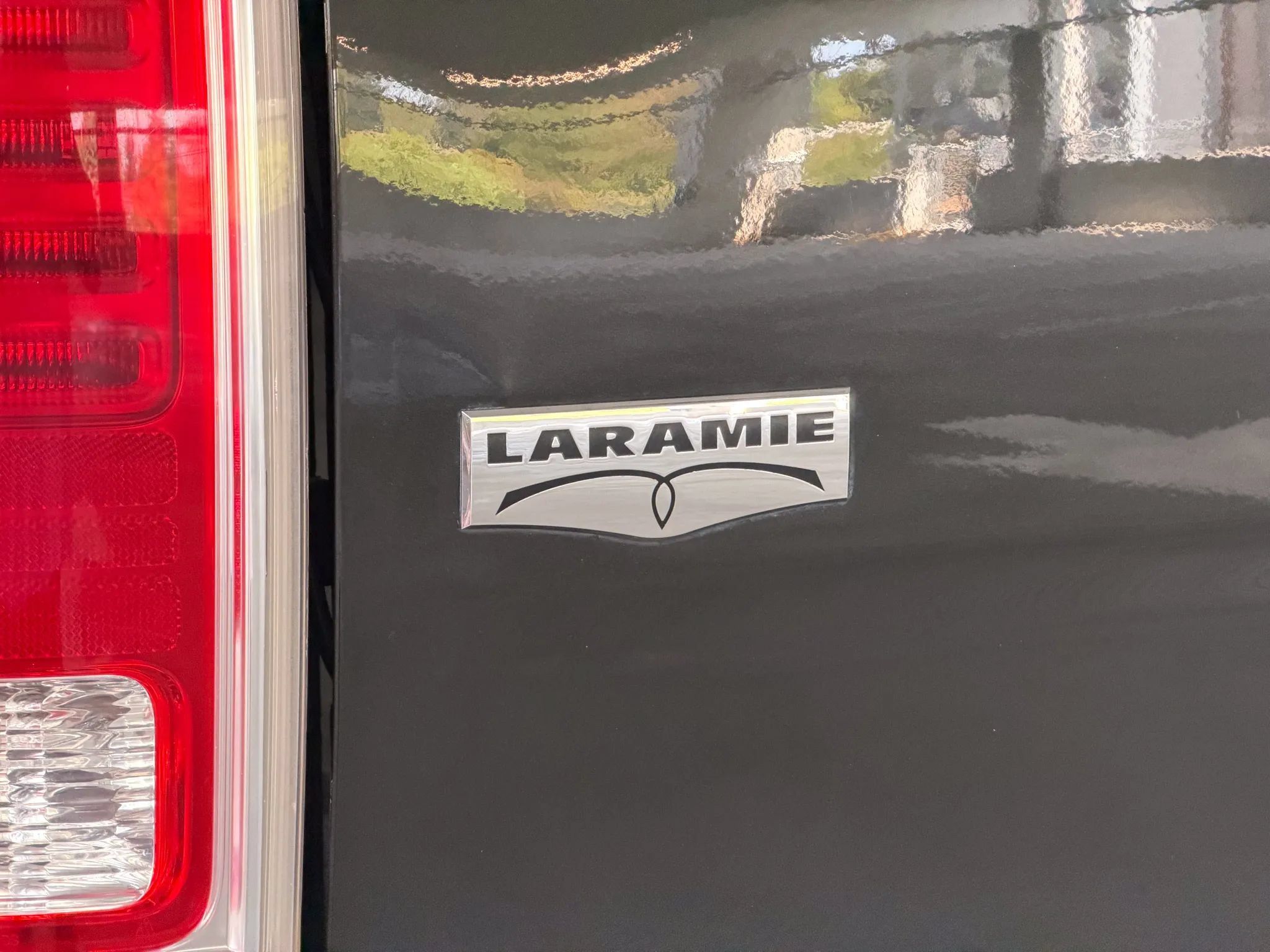 Used 2017 RAM 2500 Laramie w/ Off Road Package AWD/4WD image 13