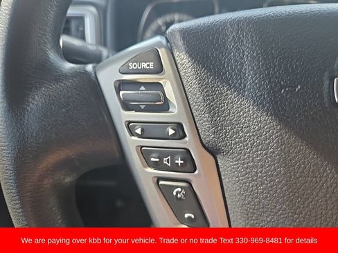 Used 2018 Nissan Titan SV AWD/4WD image 16