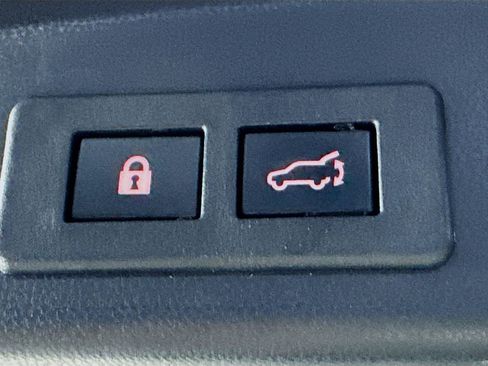 Used 2022 Subaru Ascent Limited w/ Technology Package image 32