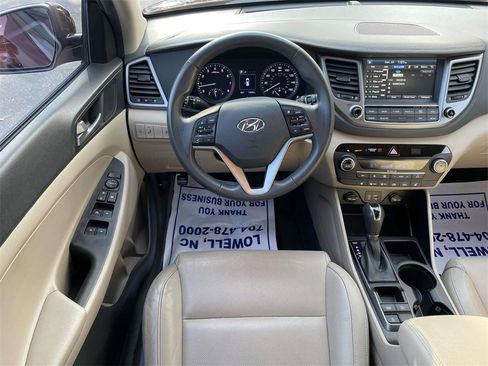 Used 2017 Hyundai Tucson SE Plus image 11