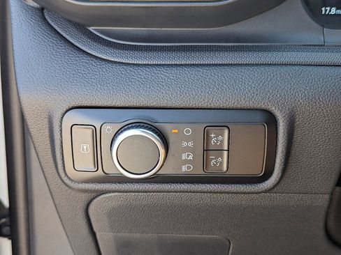 New 2025 Ford Explorer Base image 25