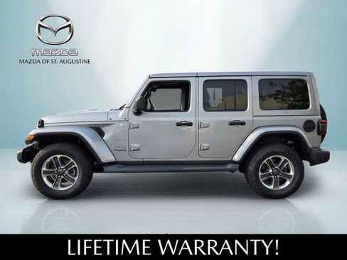 Used 2018 Jeep Wrangler Unlimited Sahara AWD/4WD image 3