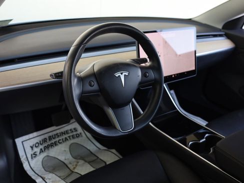 Used 2018 Tesla Model 3 Mid Range RWD image 13