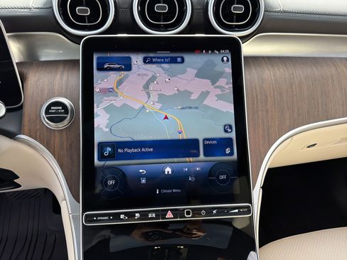 Used 2025 Mercedes-Benz GLC 350e 4MATIC image 28