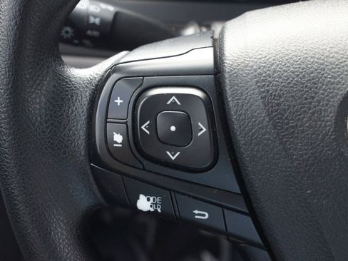 Used 2017 Toyota Camry LE FWD image 7