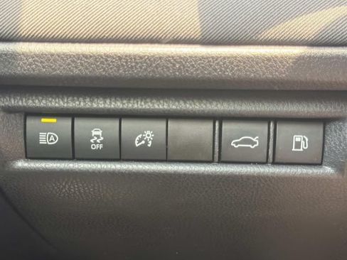 Used 2025 Toyota Camry LE FWD image 22