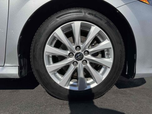 Used 2018 Toyota Camry LE image 36