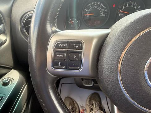 Used 2017 Jeep Patriot High Altitude AWD/4WD image 15