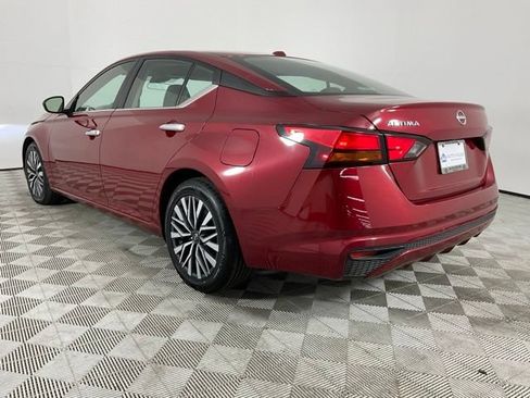 Used 2025 Nissan Altima 2.5 SV FWD image 4
