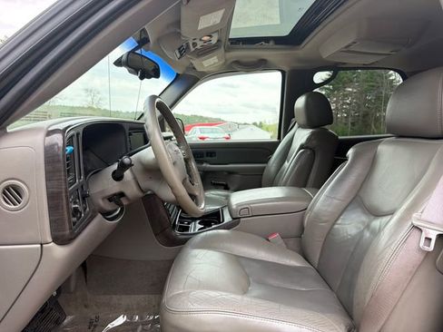 Used 2005 GMC Yukon Denali AWD/4WD image 10