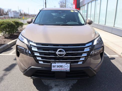 Certified 2025 Nissan Rogue SV AWD/4WD image 5