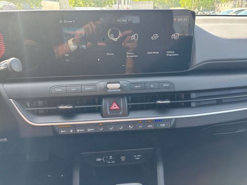 Used 2025 Kia K4 LXS image 17