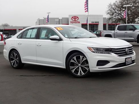 Used 2021 Volkswagen Passat 2.0T SE image 6