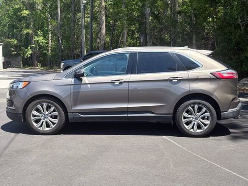 Used 2019 Ford Edge Titanium FWD image 2